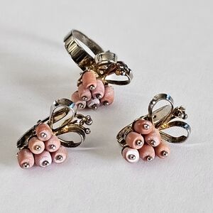 Vintage Pink Coral Bead Cluster Ring & Clip-On Earrings Set Gold Silver Tone